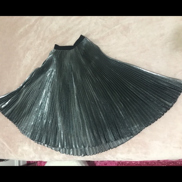 🖤Rebecca Minkoff Silver Silk Skirt 🖤size 0 - Picture 3 of 7